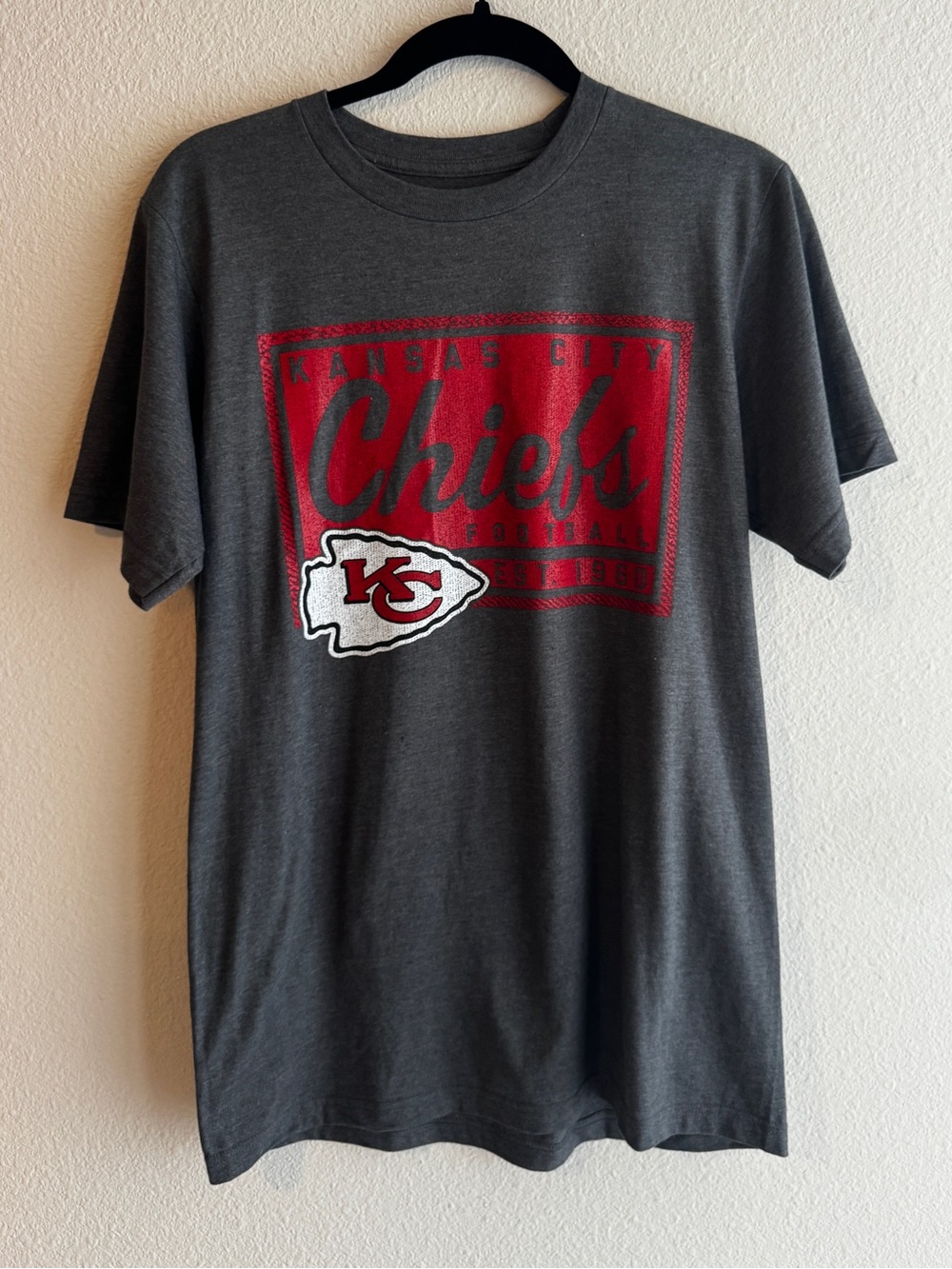 Majestic NFL Kansas City Chiefs T-Shirt Mens Medium Charcoal Gray Graphic Tee